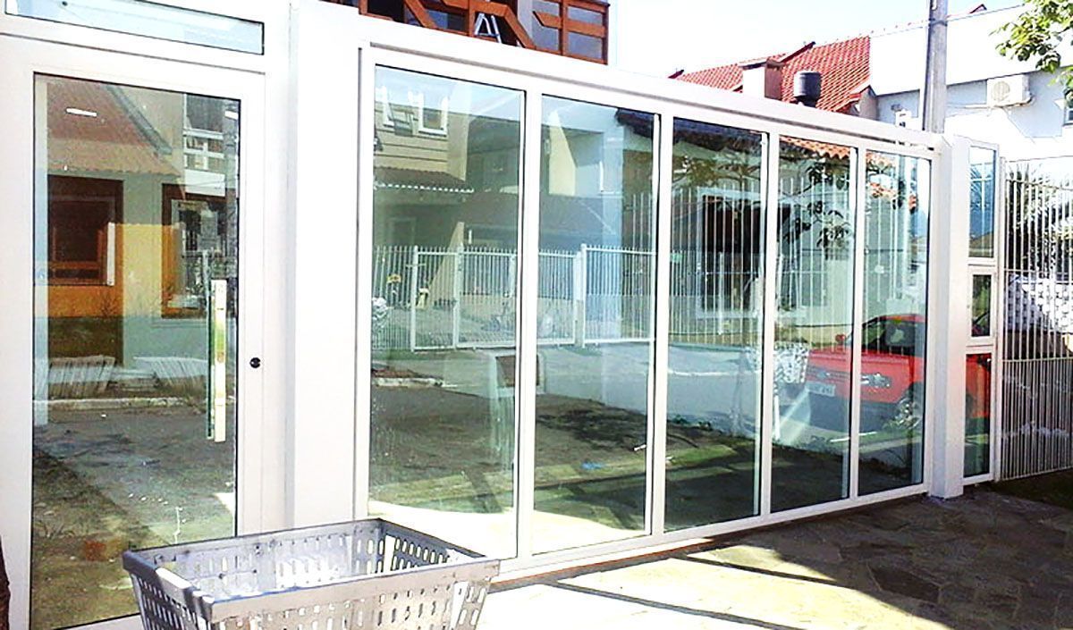 Capa: Portões de vidro valorizam ambiente de fachadas